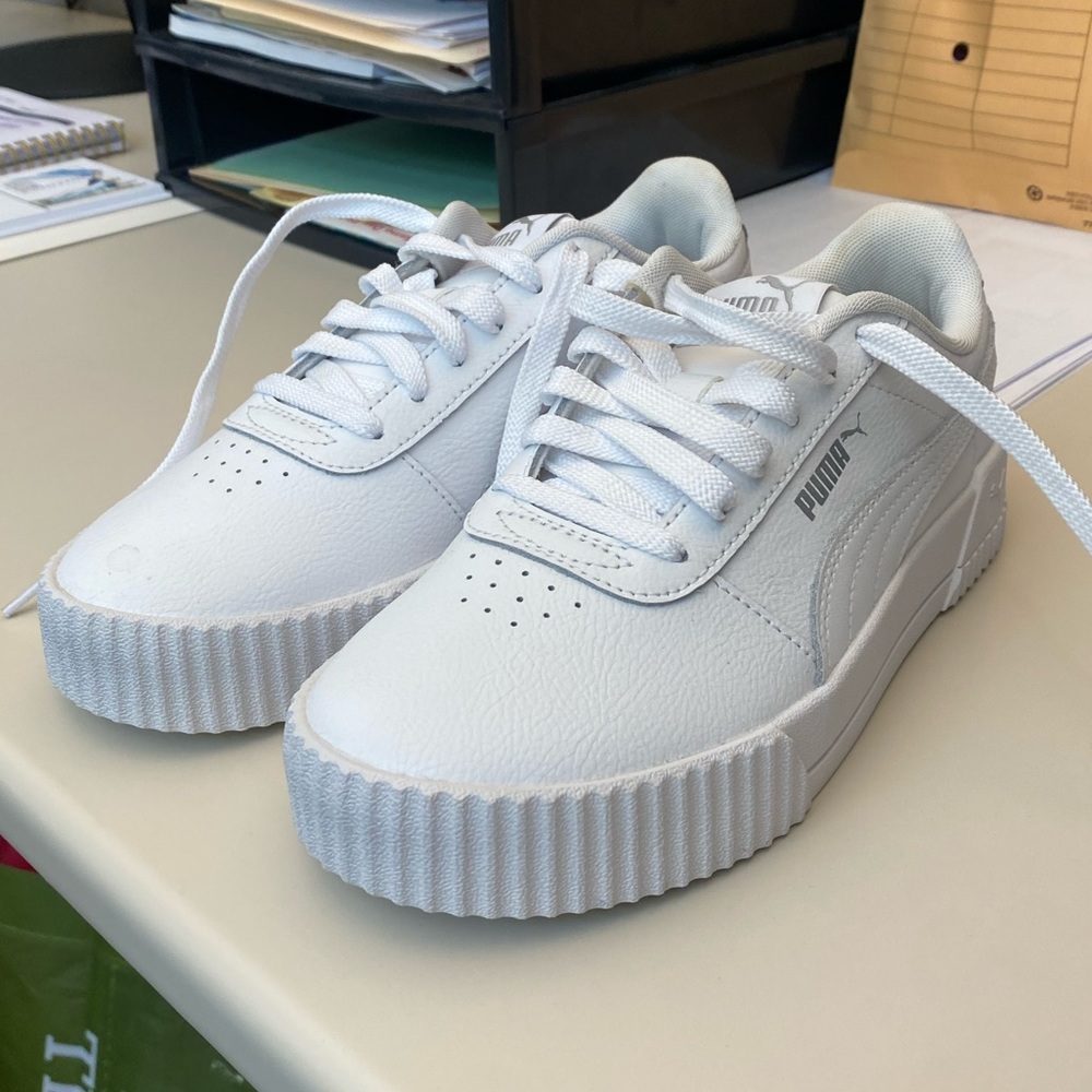 SIZE 6 PLATFORM PUMA SNEAKERS